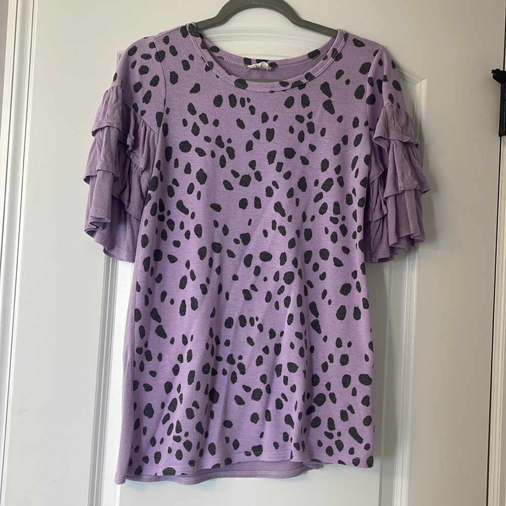 Boutique Leopard print purple top size small
